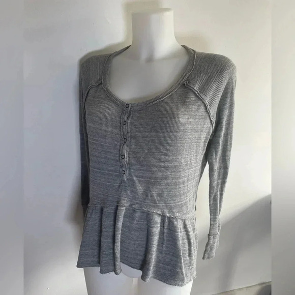 Free People Coastline Thermal Henley‎ Peplum Top Gray Marled 0019 - Picture 1 of 8